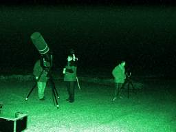 astronomers do it at night
